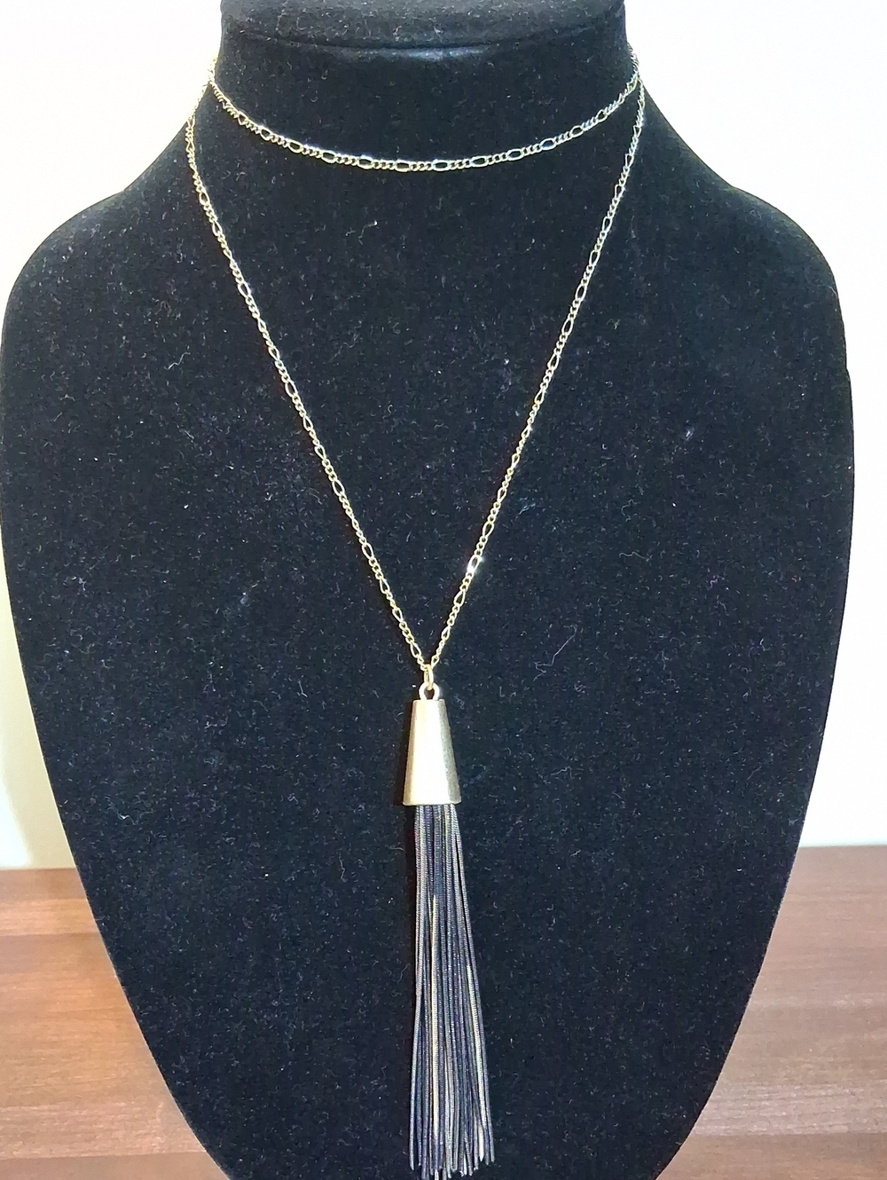 14k GF Necklace Figaro Chain 31" W Gold Black Tassel Metal Chain Pendant